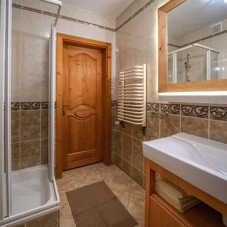 I Pod Reglami * Закопане